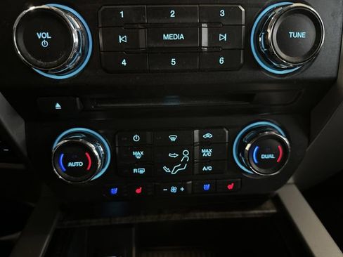 Certified 2017 Ford F250 Lariat w/ Chrome Package image 20