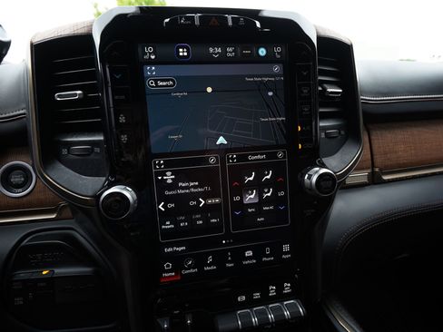 Used 2024 RAM 2500 Limited w/ Safety Group image 24