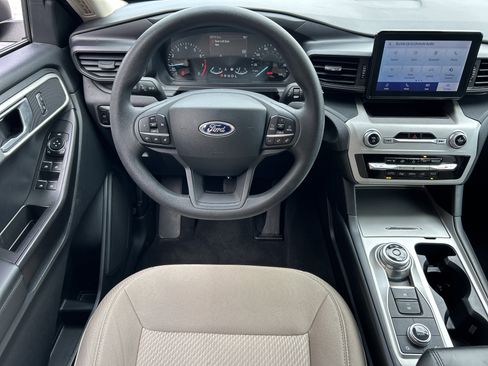 Used 2023 Ford Explorer 4WD image 13