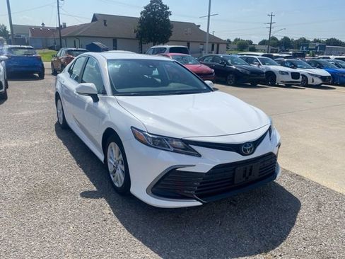 Used 2023 Toyota Camry LE image 8