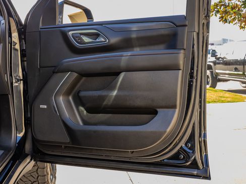 Used 2023 Chevrolet Suburban RST w/ Sport Performance Package image 37