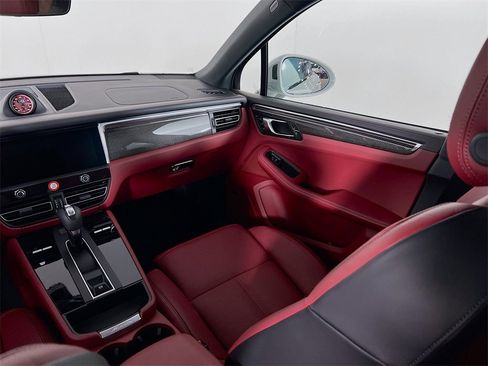 New 2026 Porsche Macan GTS image 26