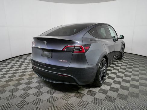 Used 2023 Tesla Model Y Performance AWD/4WD image 28