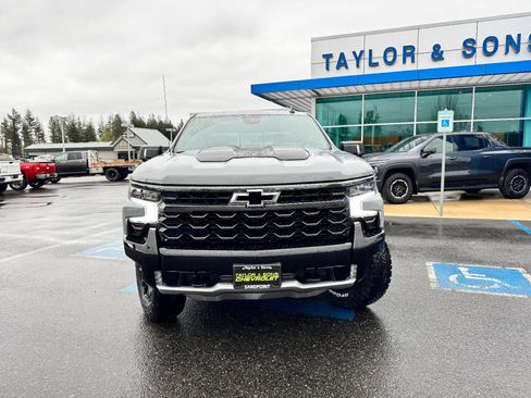 Used 2024 Chevrolet Silverado 1500 ZR2 w/ Technology Package AWD/4WD image 2