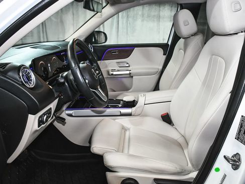 Used 2022 Mercedes-Benz GLB 250 4MATIC image 47