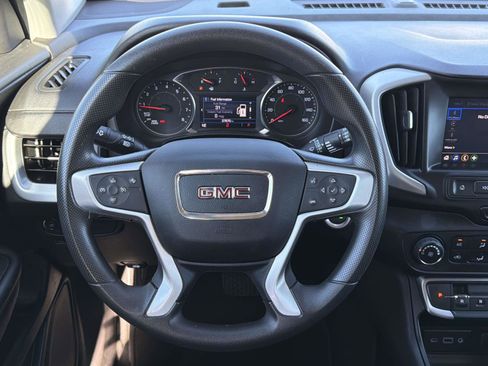 Used 2024 GMC Terrain SLE image 7