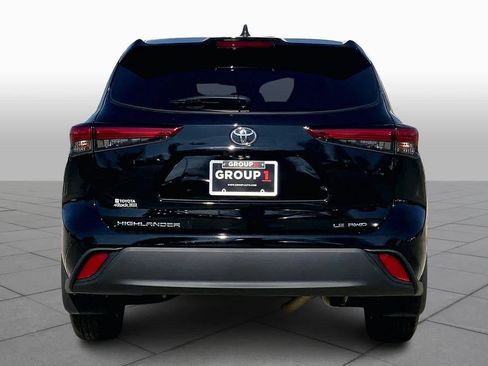 Used 2023 Toyota Highlander LE AWD/4WD image 9
