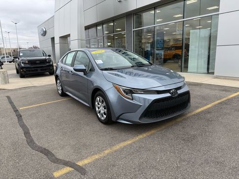 Used 2021 Toyota Corolla LE image 36
