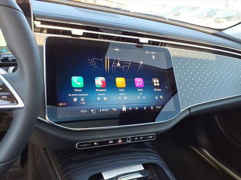 New 2026 Mercedes-Benz E 350 4MATIC Sedan image 19