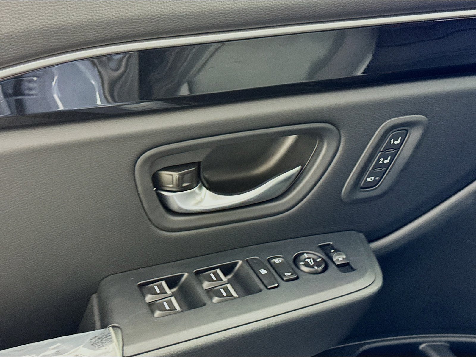 Used 2025 Honda Pilot Touring image 18