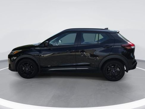 Used 2023 Nissan Kicks SR w/ Interior Electronics Package FWD image 7