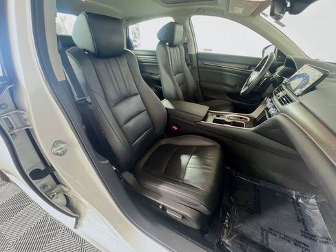 Used 2022 Honda Accord Touring image 30