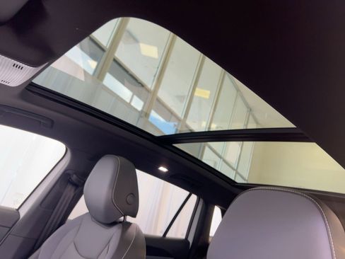 New 2026 Volkswagen Tiguan SE R-Line image 16