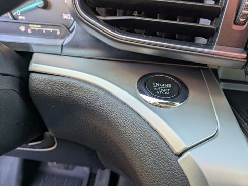 Certified 2022 Ford Explorer XLT w/ Equipment Group 202A image 26