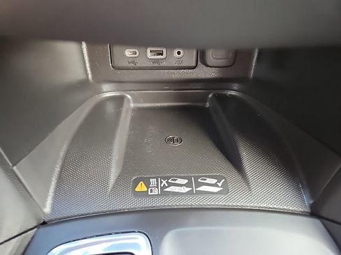 Used 2020 Chevrolet Equinox Premier AWD/4WD image 21