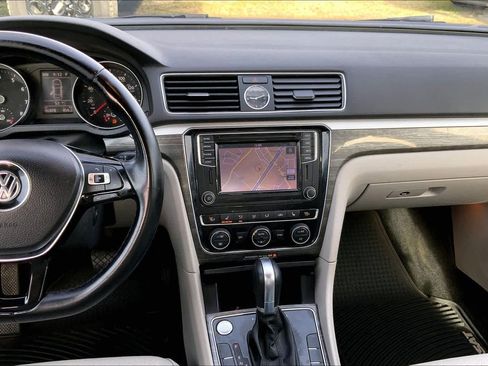 Used 2016 Volkswagen Passat 1.8T SE image 7