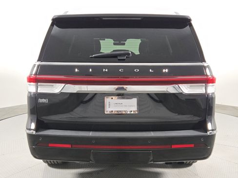 Used 2024 Lincoln Navigator Premiere image 5