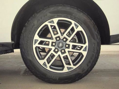 Used 2025 Ford Expedition Active AWD/4WD image 19