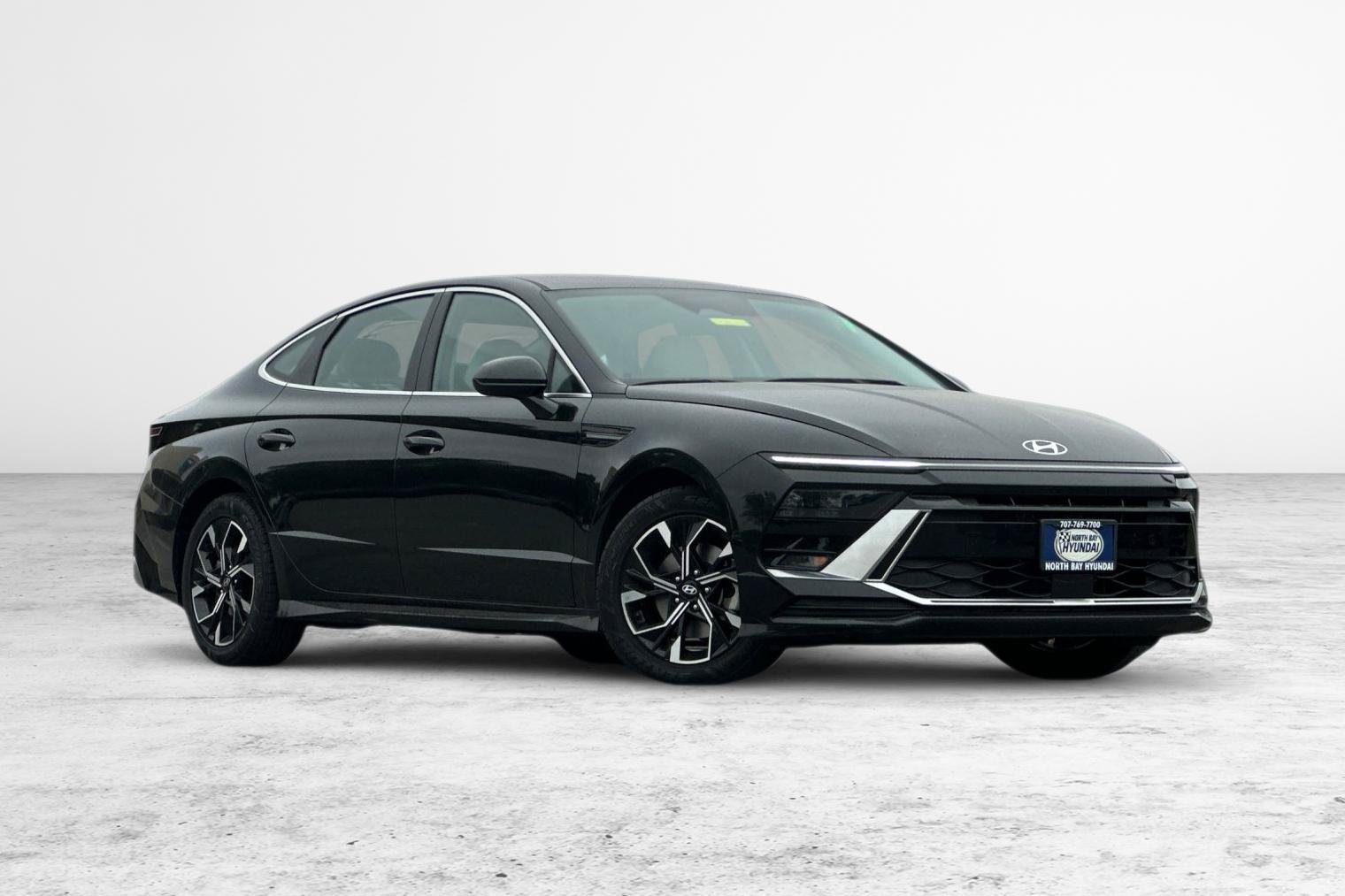 Used 2025 Hyundai Sonata SEL FWD image 2