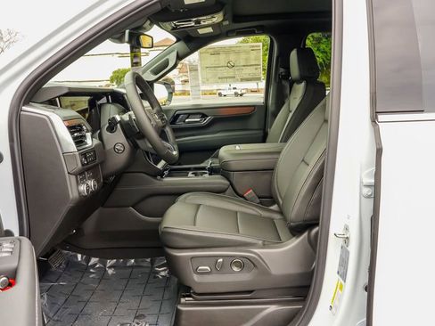 New 2026 GMC Yukon XL Denali w/ Sun & Power Step Package AWD/4WD image 13