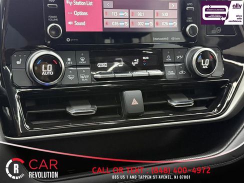 Used 2022 Toyota Highlander XLE image 26