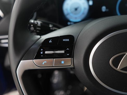 Used 2025 Hyundai Elantra SEL image 22