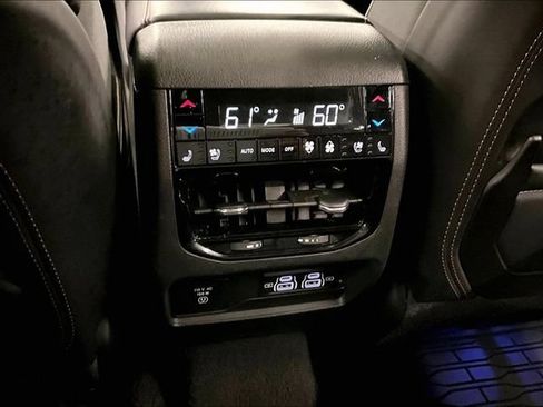 Used 2023 Jeep Grand Cherokee L Summit AWD/4WD image 34