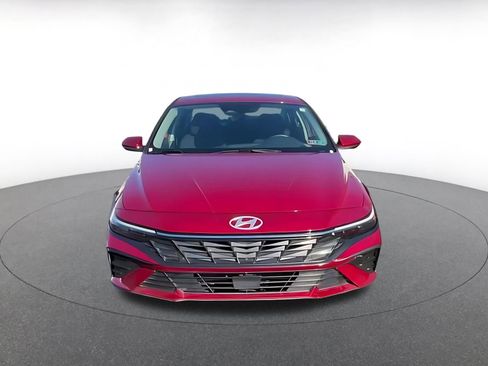 Used 2025 Hyundai Elantra SEL image 4
