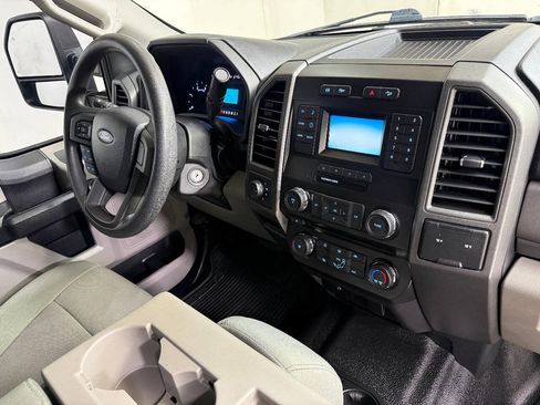 Used 2018 Ford F350 XL w/ Power Equipment Group AWD/4WD image 25