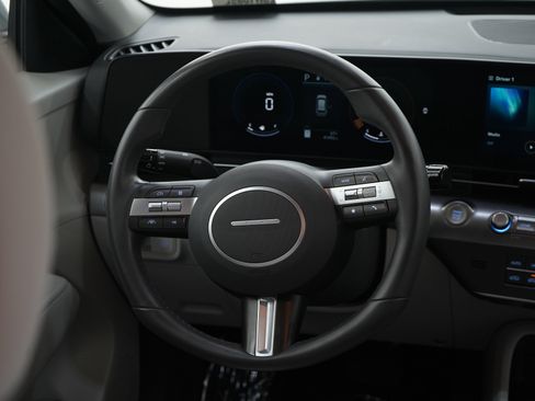 Used 2024 Hyundai Kona SEL AWD/4WD image 15