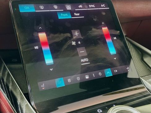 Used 2025 Cadillac Escalade ESV Premium Luxury w/ Touring Package image 17