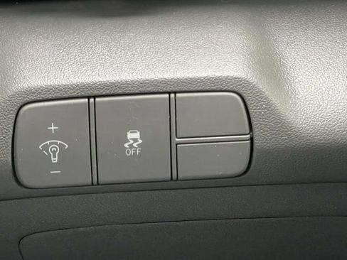 Certified 2024 Hyundai Elantra SEL image 25