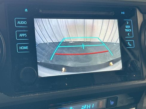 Used 2016 Toyota Tacoma TRD Off-Road w/ Premium & Technology Package image 19