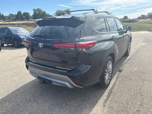Used 2021 Toyota Highlander Limited AWD/4WD image 7