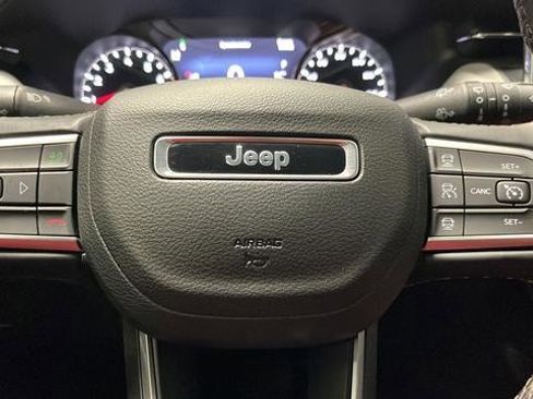 Used 2022 Jeep Compass Limited AWD/4WD image 14