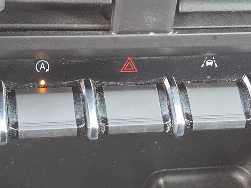 Used 2023 Chevrolet Colorado W/T image 32