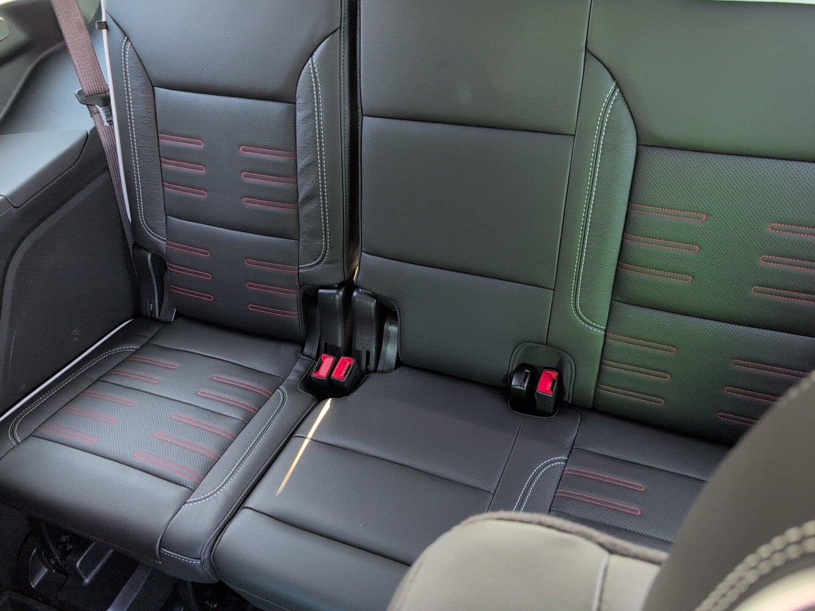 Used 2025 GMC Yukon AT4 Ultimate AWD/4WD image 37