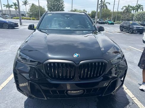 Used 2024 BMW X5 xDrive40i w/ M Sport Package AWD/4WD image 6