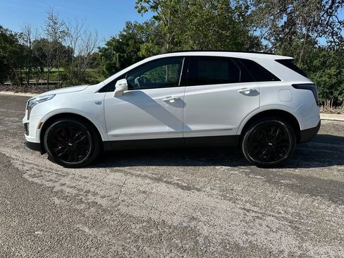 New 2025 Cadillac XT5 Sportv image 2