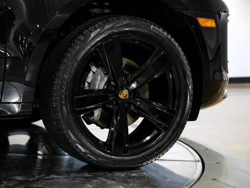 Used 2024 Porsche Macan image 59