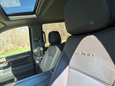 Used 2023 GMC Sierra 1500 Denali w/ Denali Reserve Package image 10