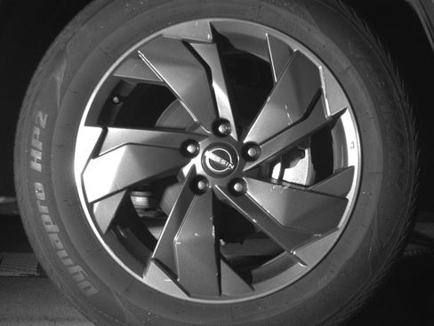 Used 2025 Nissan Rogue SV AWD/4WD image 13