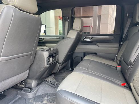 Used 2024 Chevrolet Silverado 2500 ZR2 w/ Technology Package AWD/4WD image 21