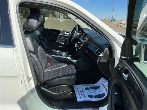 Used 2016 Mercedes-Benz GL 450 4MATIC image 35