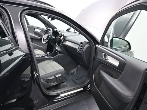 Used 2024 Volvo XC40 B5 Core AWD/4WD image 15