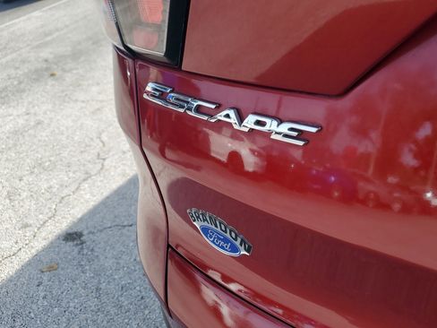 Used 2017 Ford Escape SE image 10