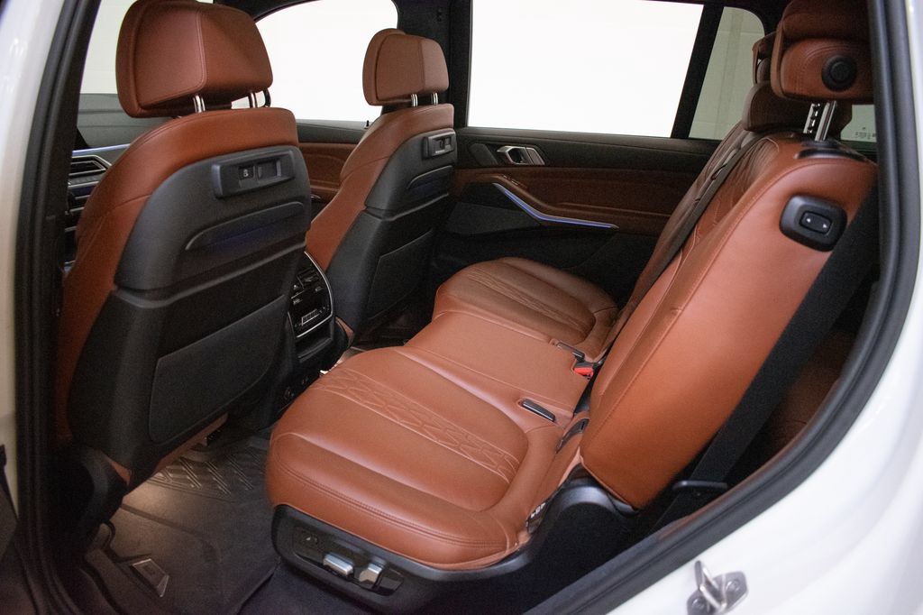 Used 2022 BMW X7 M50i AWD/4WD image 23