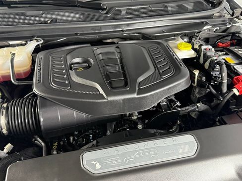Used 2025 Jeep Wagoneer 4WD image 30