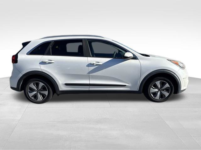 Used 2017 Kia Niro LX FWD image 9