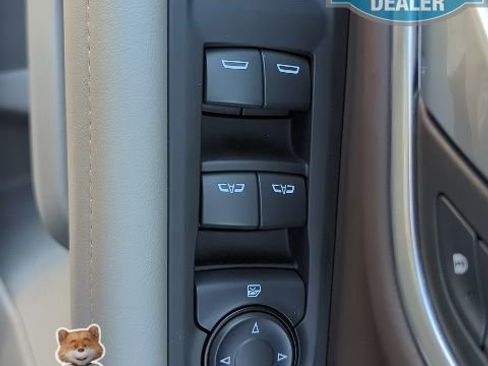 Used 2024 Chevrolet Suburban LT image 16